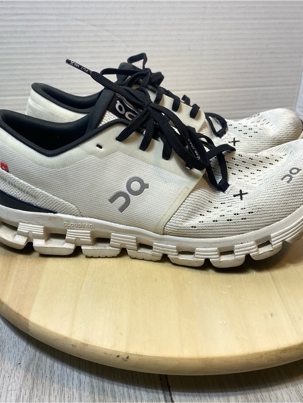 On Running Cloud X Men’s Shoes Size US 10 White Black Athletic Sneakers